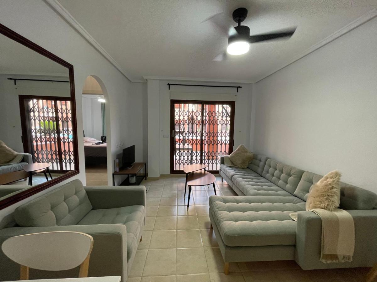 Three Bedroom Apartment With Pool In Torrevieja Exterior photo