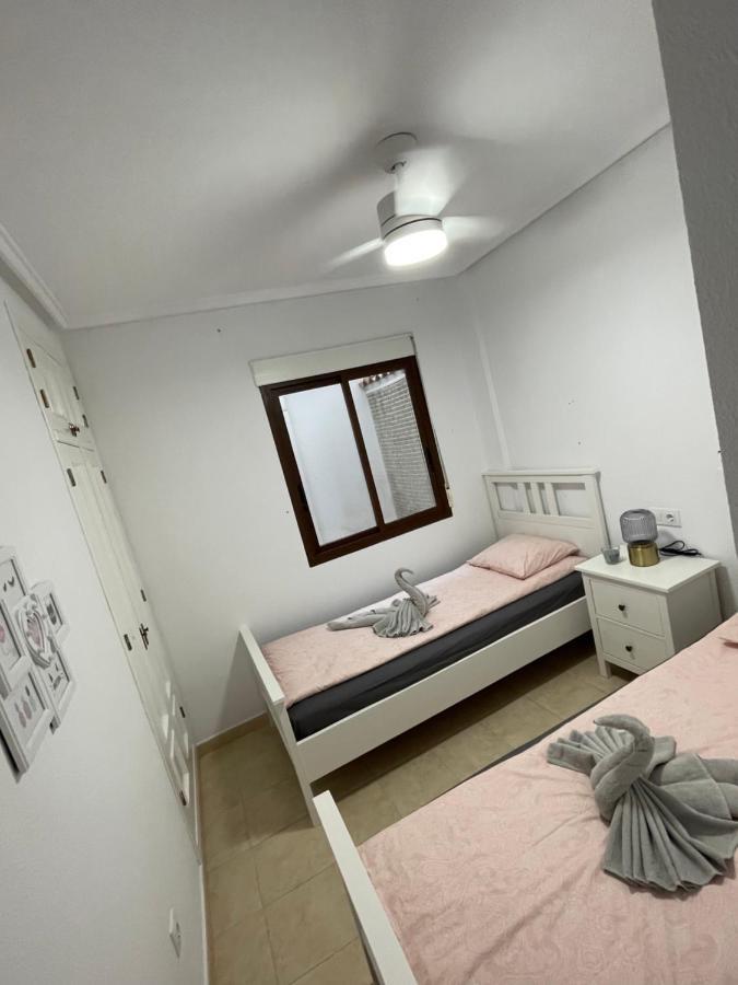 Three Bedroom Apartment With Pool In Torrevieja Exterior photo